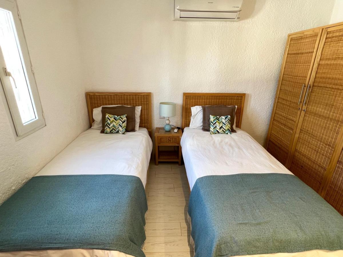 Caro'S Beachfront Тру-о-Биш Экстерьер фото