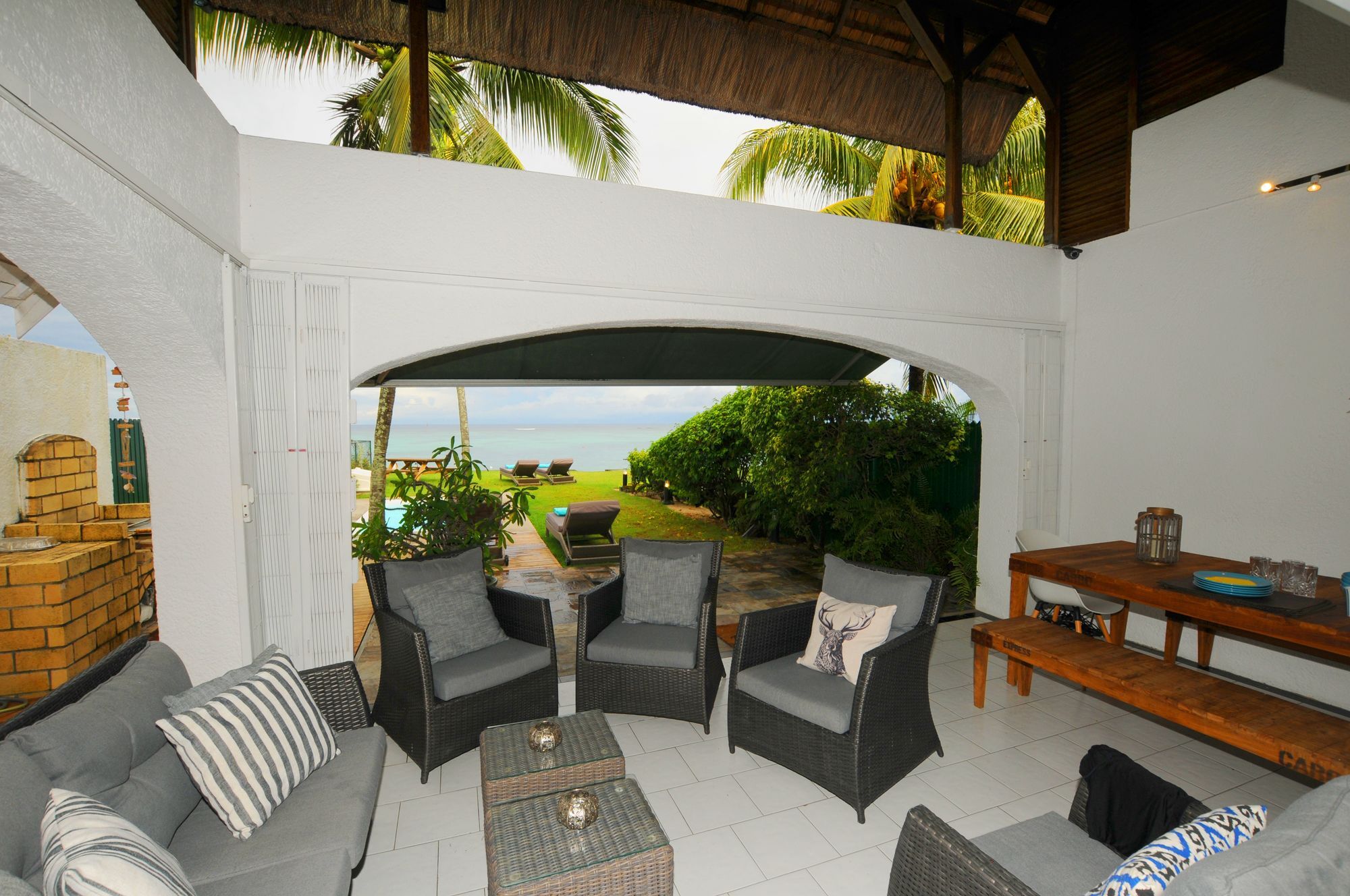 Caro'S Beachfront Тру-о-Биш Экстерьер фото